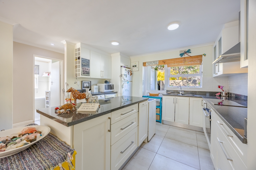 2 Bedroom Property for Sale in Lakeside Western Cape